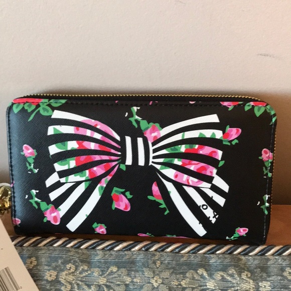 BETSEY JOHNSON WALLET/WRISTLET RETAIL 58.00 NWT - Picture 7 of 8